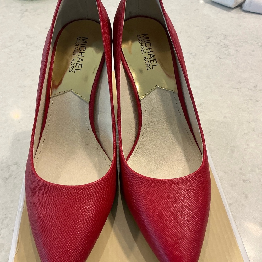 MICHAEL Michael Kors Red Pointed Toe Leather Pumps